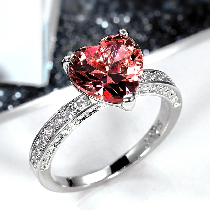 Huitan Luxuriöser Herzförmiger Verlobungsring 💍✨