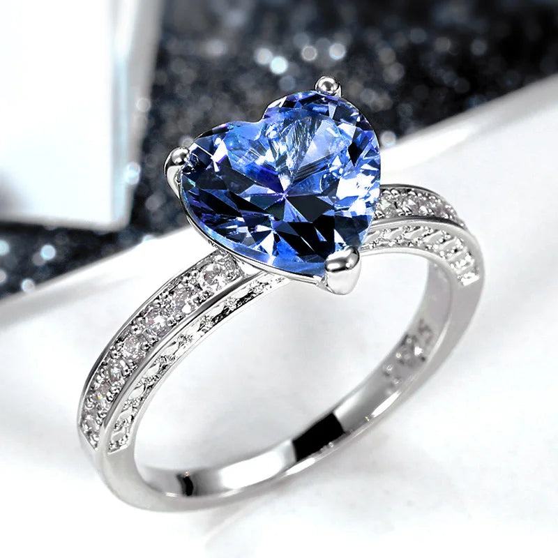 Huitan Luxuriöser Herzförmiger Verlobungsring 💍✨