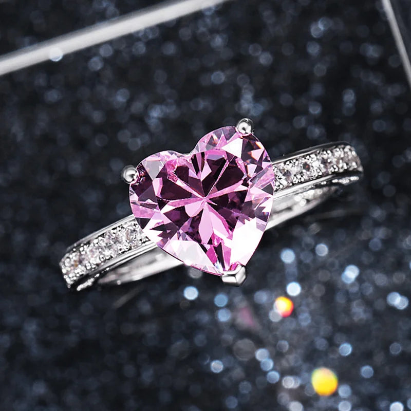 Huitan Luxuriöser Herzförmiger Verlobungsring 💍✨