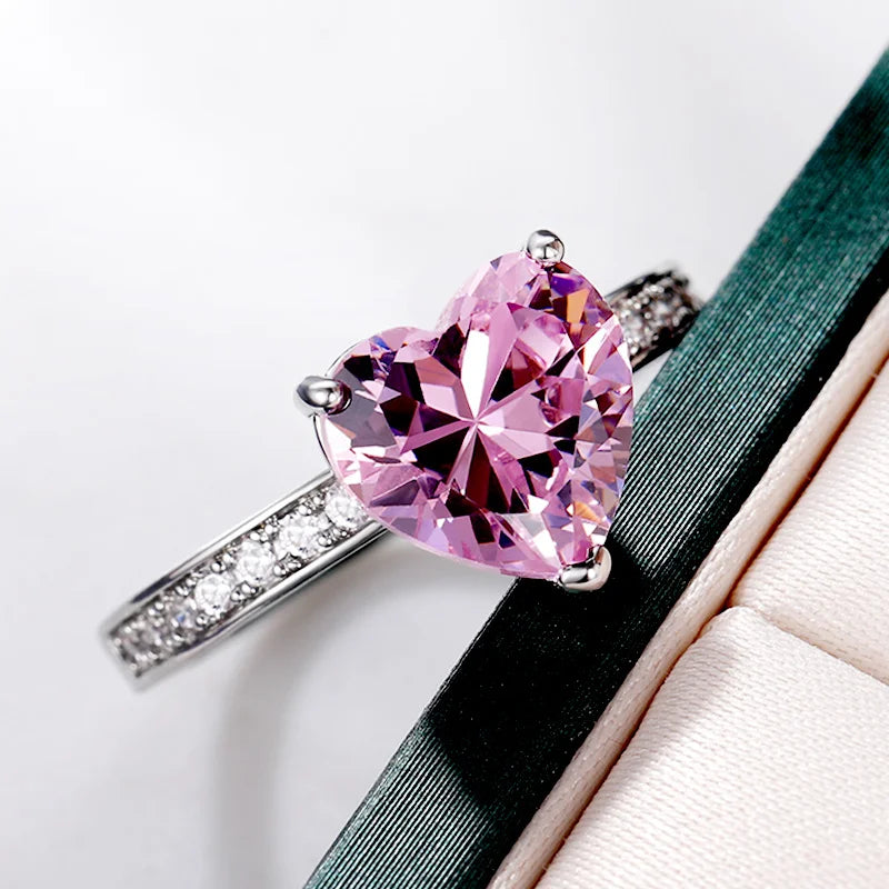 Huitan Luxuriöser Herzförmiger Verlobungsring 💍✨