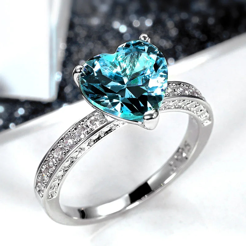 Huitan Luxuriöser Herzförmiger Verlobungsring 💍✨